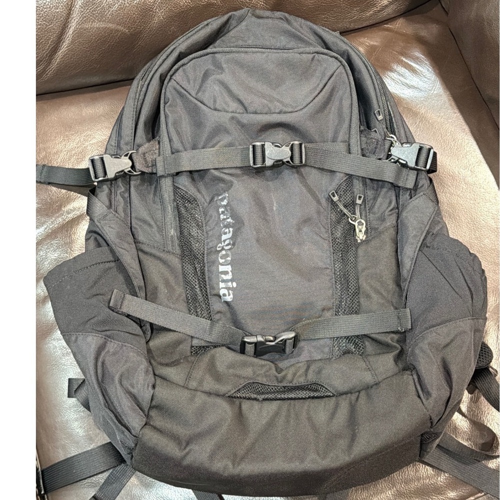 Patagonia Atacama 28L Backpack Unisex Black Hiking Travel Daypack 28L